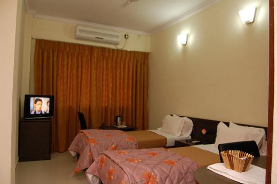 Hotel Royal Regency Bori  Kamer foto