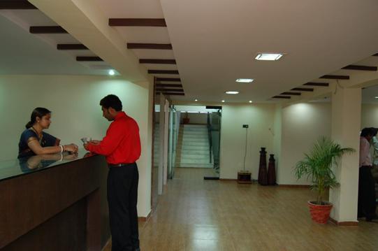 Hotel Royal Regency Bori  Buitenkant foto